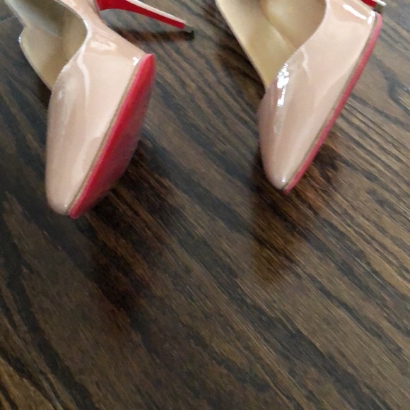 Christian Louboutin - Picture 5 of 5
